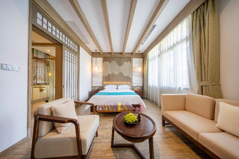 Blossom Hill Yuejingzhuang Hotel image