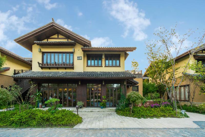 Blossom Hill Yuejingzhuang Hotel image