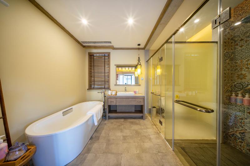 Blossom Hill Yuejingzhuang Hotel image