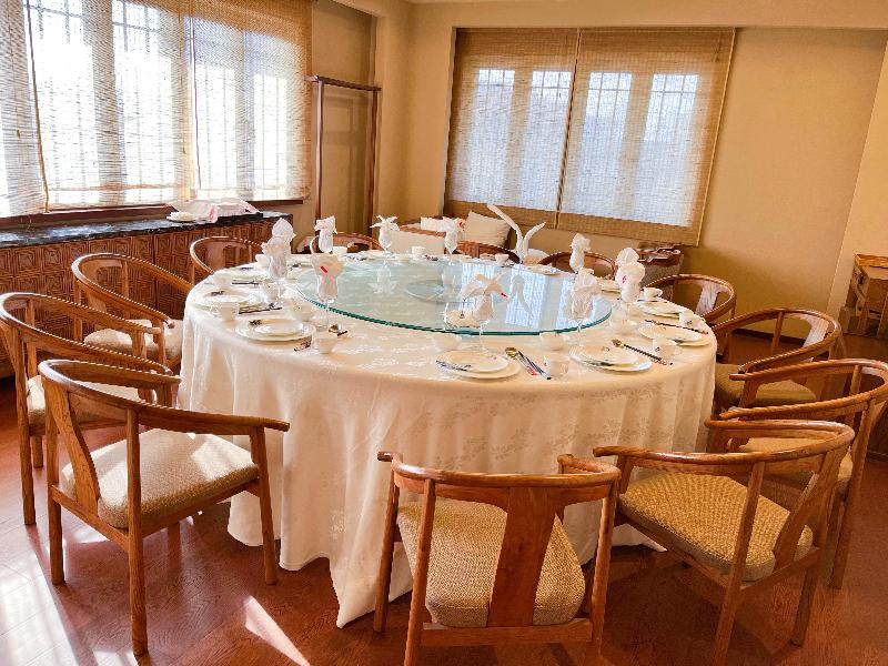 Blossom Hill Yuejingzhuang Hotel image