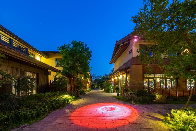 Blossom Hill Yuejingzhuang Hotel image