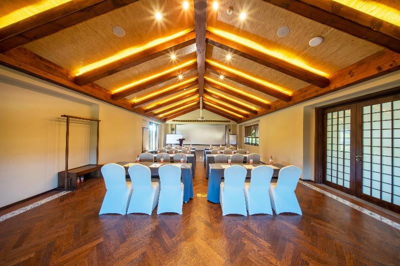 Blossom Hill Yuejingzhuang Hotel image