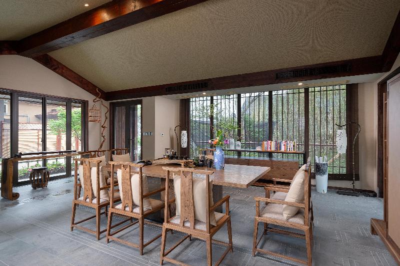 Blossom Hill Yuejingzhuang Hotel image