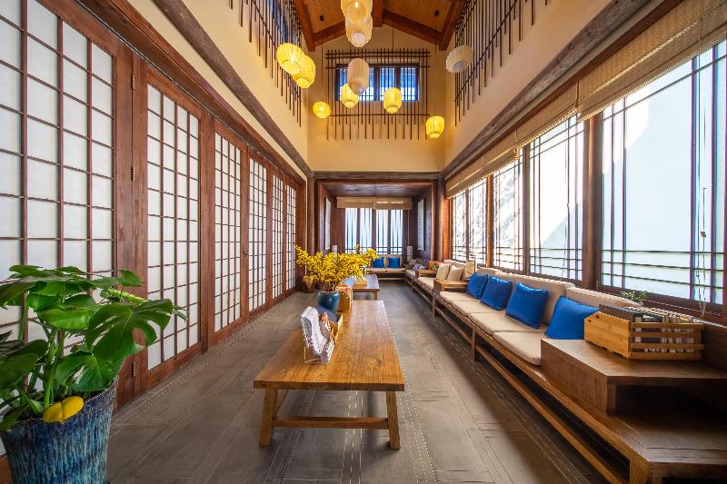 Blossom Hill Yuejingzhuang Hotel image
