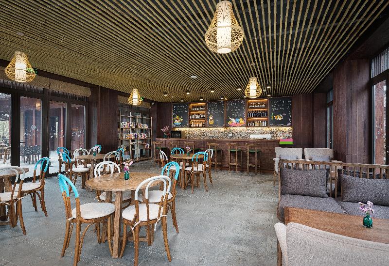 Blossom Hill Yuejingzhuang Hotel image