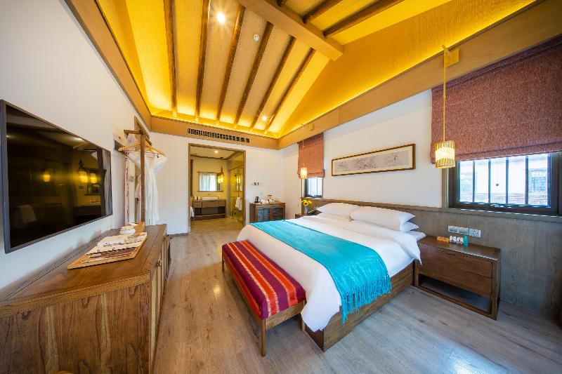 Blossom Hill Yuejingzhuang Hotel image