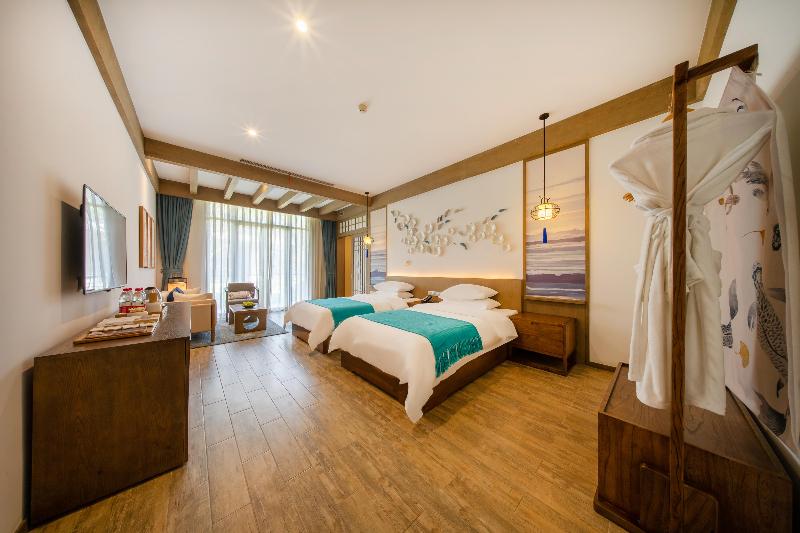 Blossom Hill Yuejingzhuang Hotel image