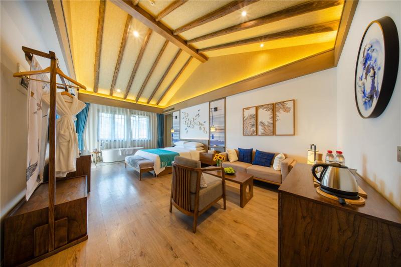 Blossom Hill Yuejingzhuang Hotel image