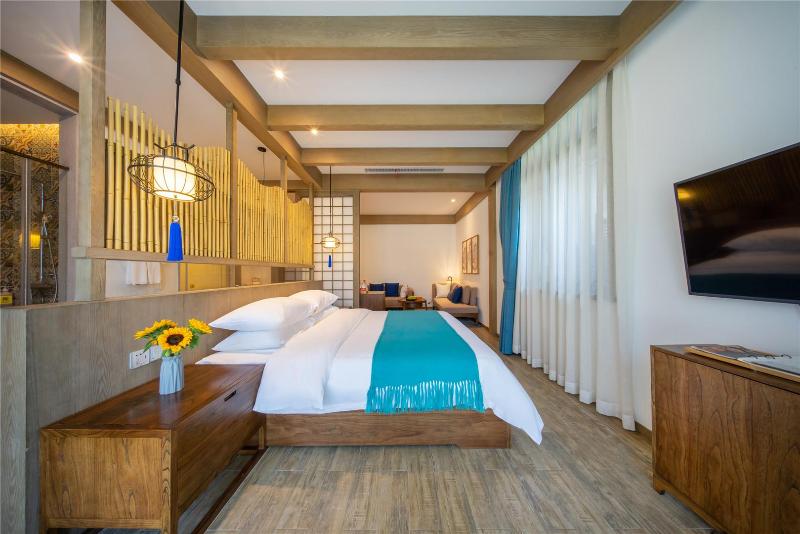 Blossom Hill Yuejingzhuang Hotel image