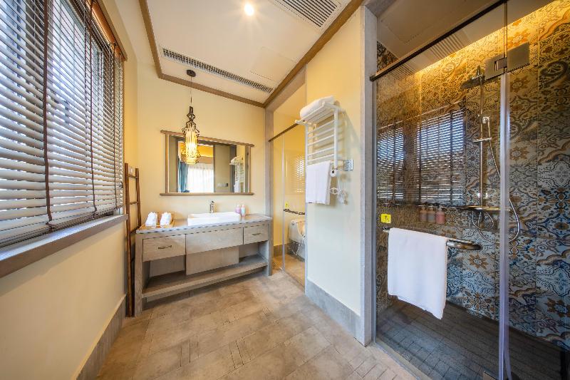 Blossom Hill Yuejingzhuang Hotel image