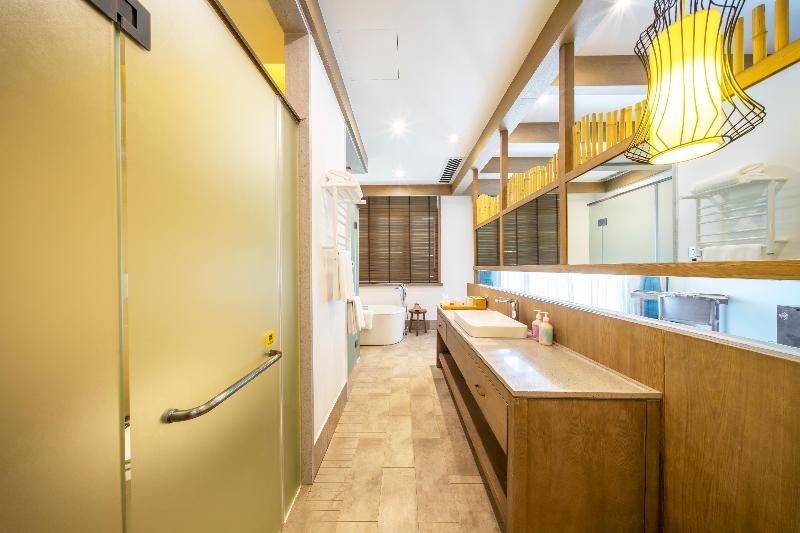 Blossom Hill Yuejingzhuang Hotel image