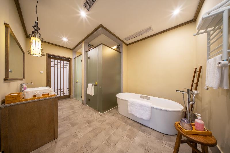 Blossom Hill Yuejingzhuang Hotel image