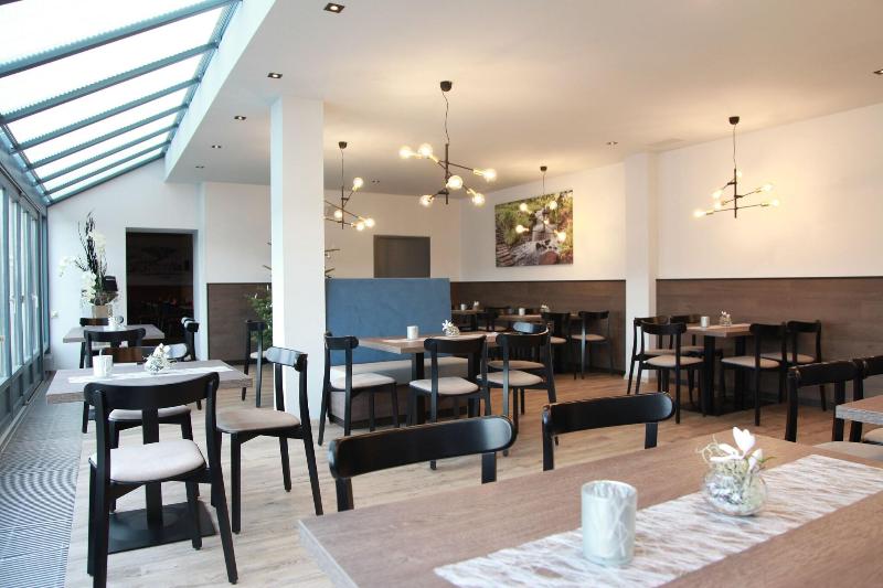 Landhotel Donaublick image