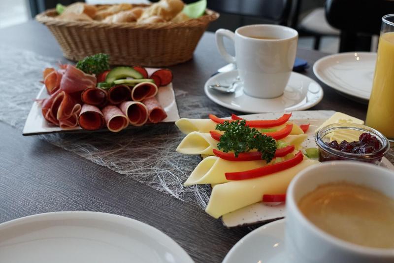 Landhotel Donaublick image