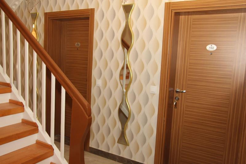 Kispet Deluxe Hotel image