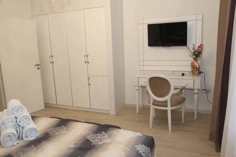 Kispet Deluxe Hotel image