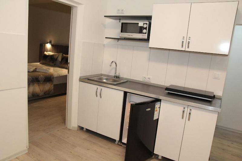 Kispet Deluxe Hotel image