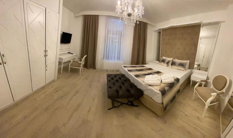 Kispet Deluxe Hotel image
