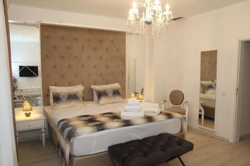 Kispet Deluxe Hotel image