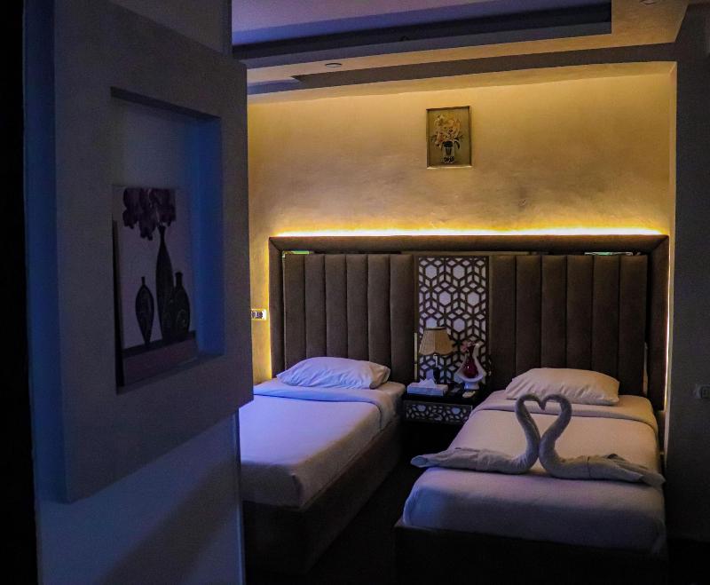 Golden Pyramids Inn image