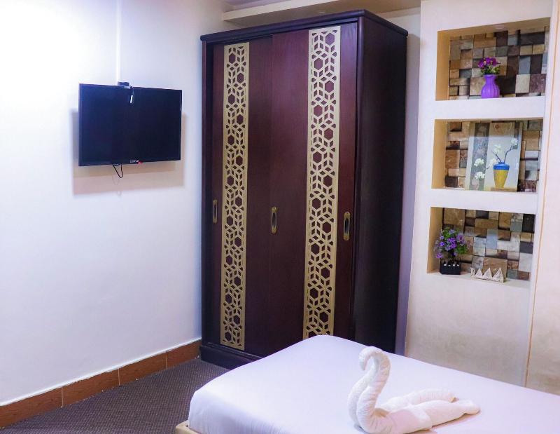 Golden Pyramids Inn image
