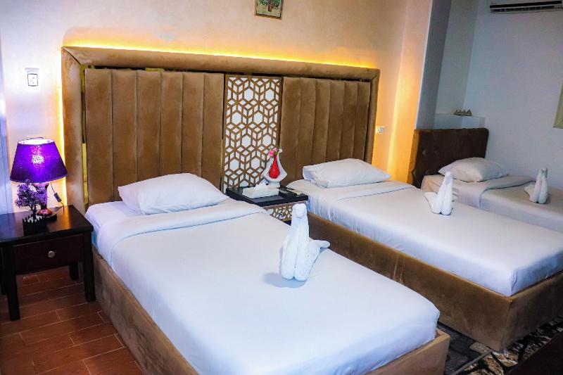 Golden Pyramids Inn image