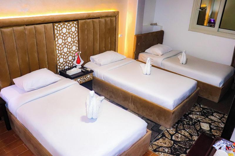 Golden Pyramids Inn image