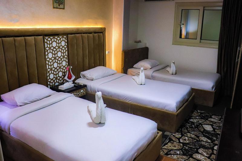 Golden Pyramids Inn image