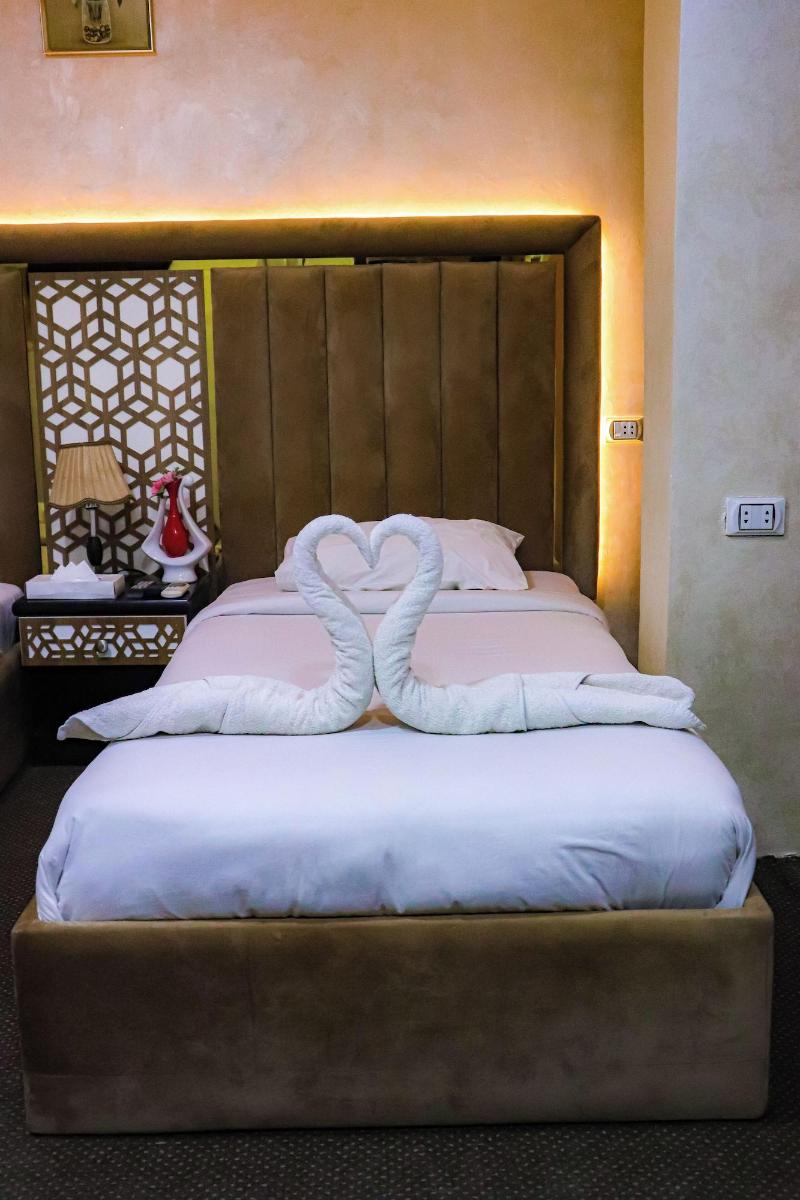 Golden Pyramids Inn image