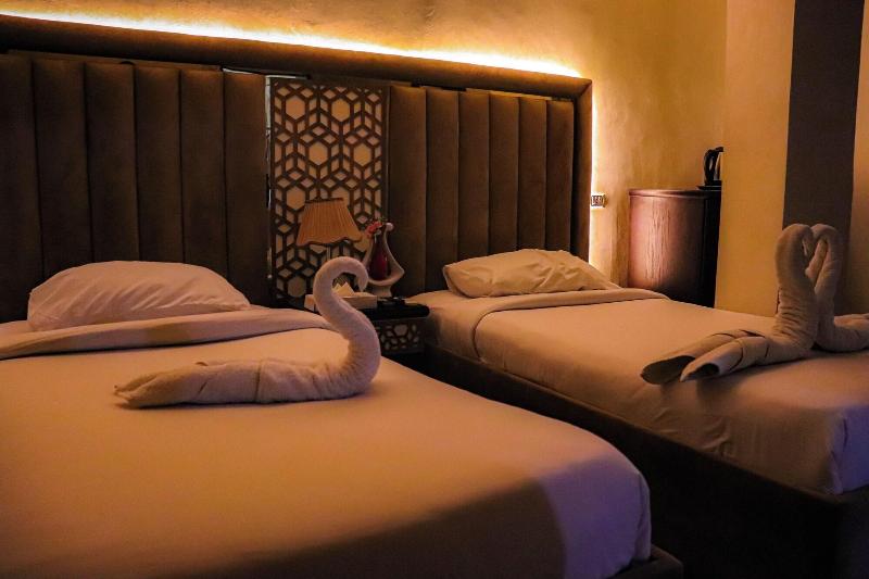 Golden Pyramids Inn image