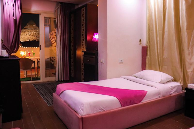 Golden Pyramids Inn image