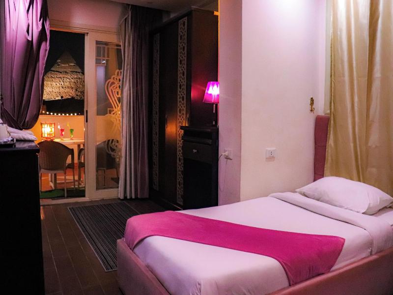 Golden Pyramids Inn image