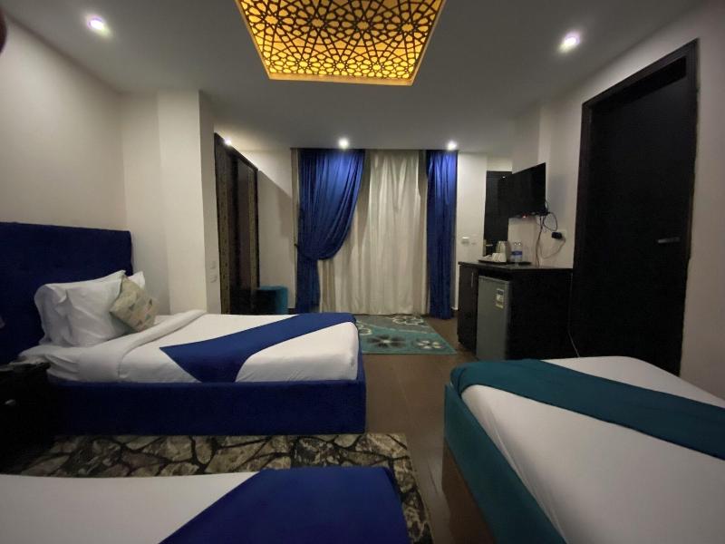Golden Pyramids Inn image