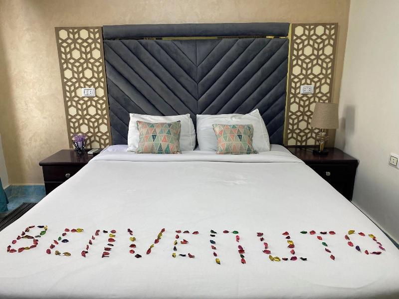 Golden Pyramids Inn image
