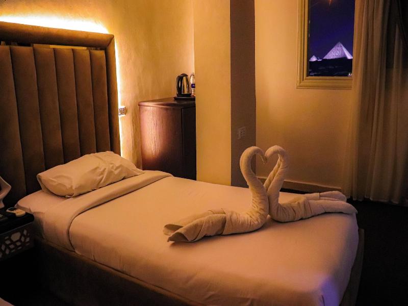 Golden Pyramids Inn image