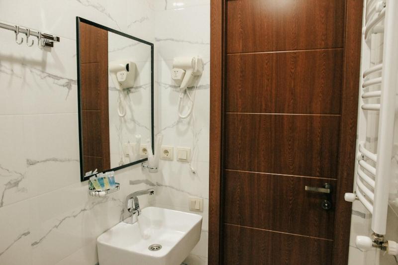 City Heart Hotel image