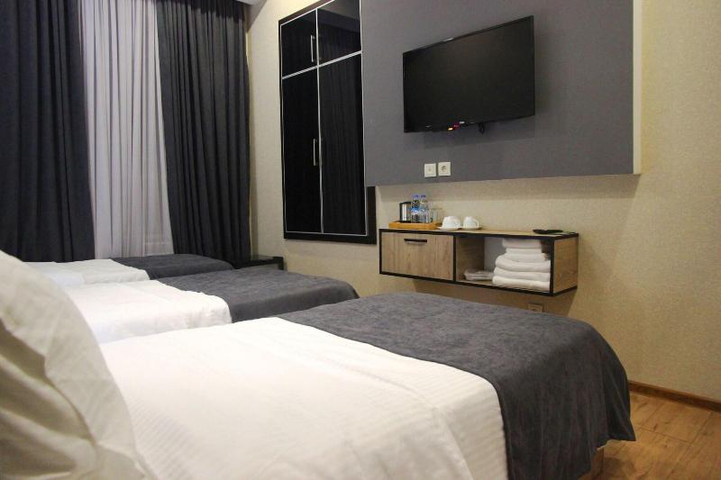 City Heart Hotel image