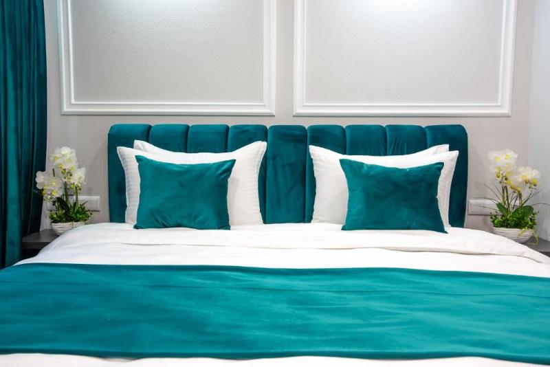 Royal Inn image