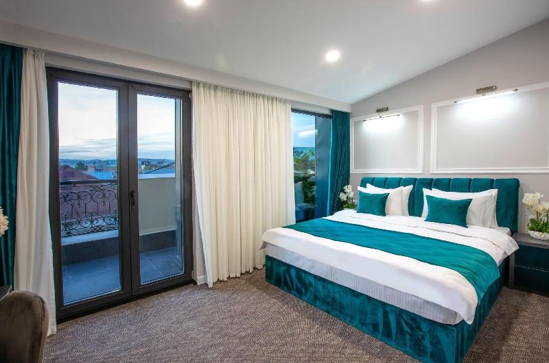 Royal Inn image