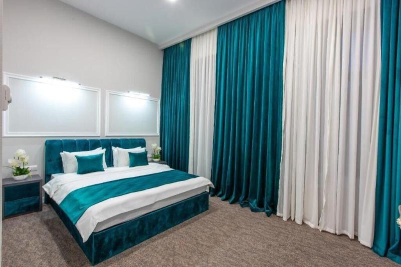 Royal Inn image