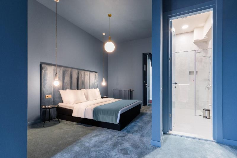 Freeze Inn Hotel image