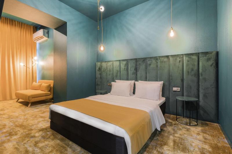 Freeze Inn Hotel image