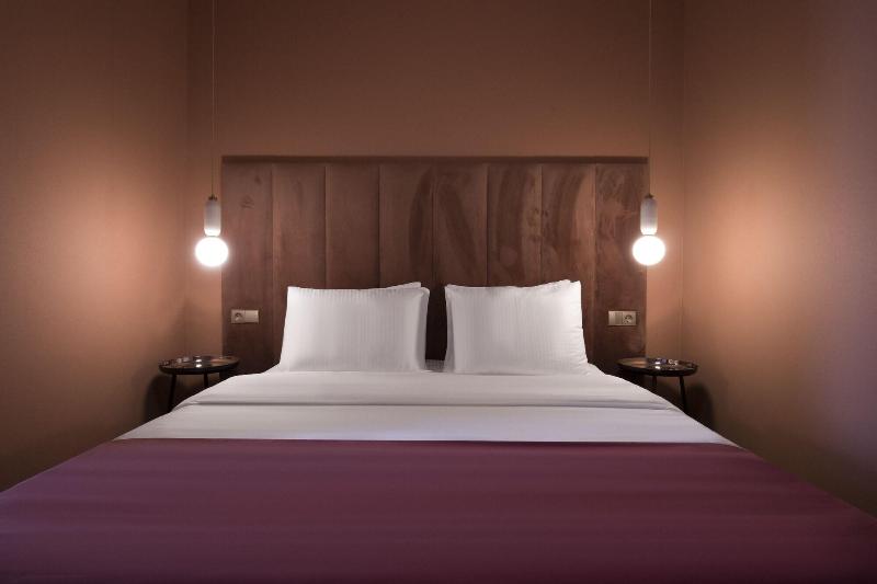 Freeze Inn Hotel image