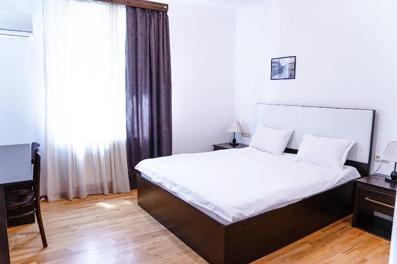 Biblioteka Hotel Rustaveli image