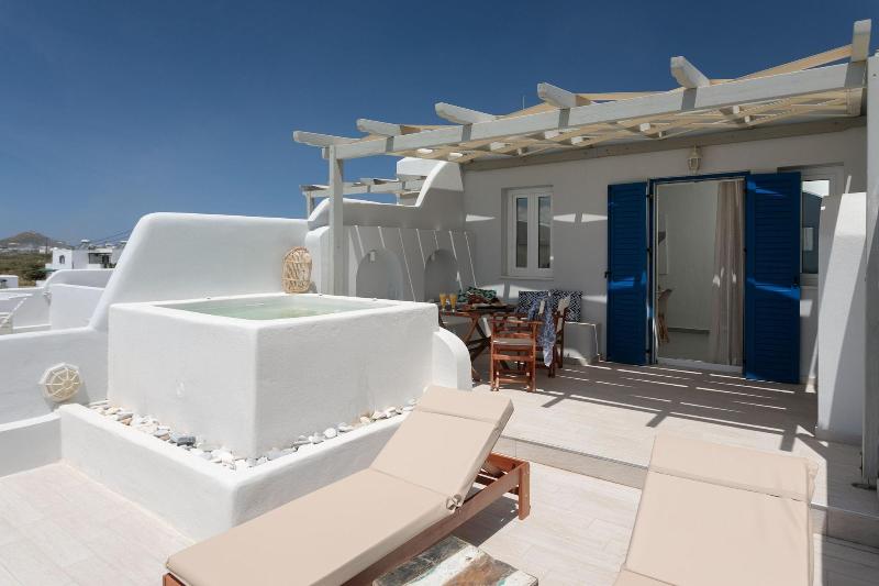 Nikos & Maria Studios
