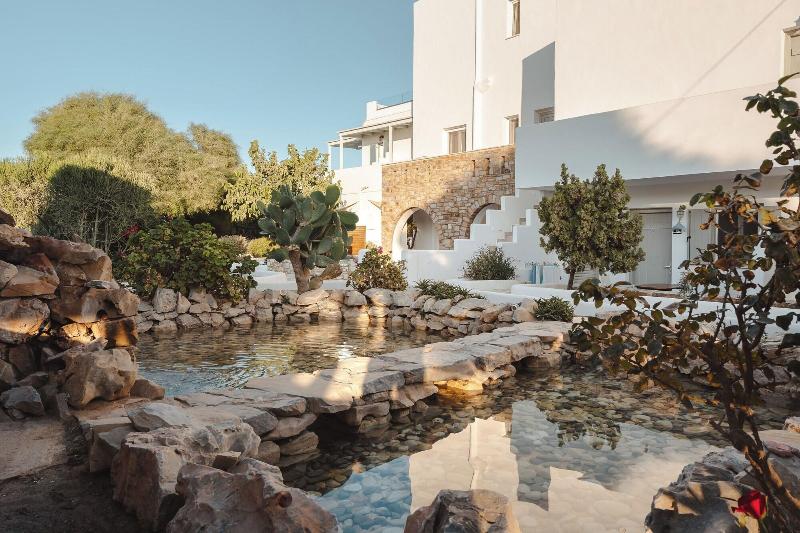 Nikos & Maria Studios