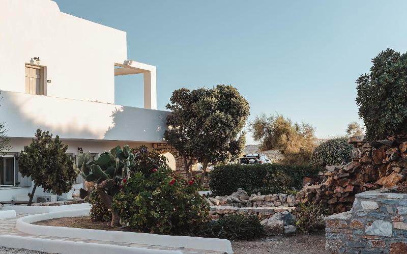 Nikos & Maria Studios
