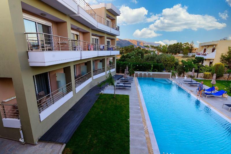 Relax Apartments & Studios image