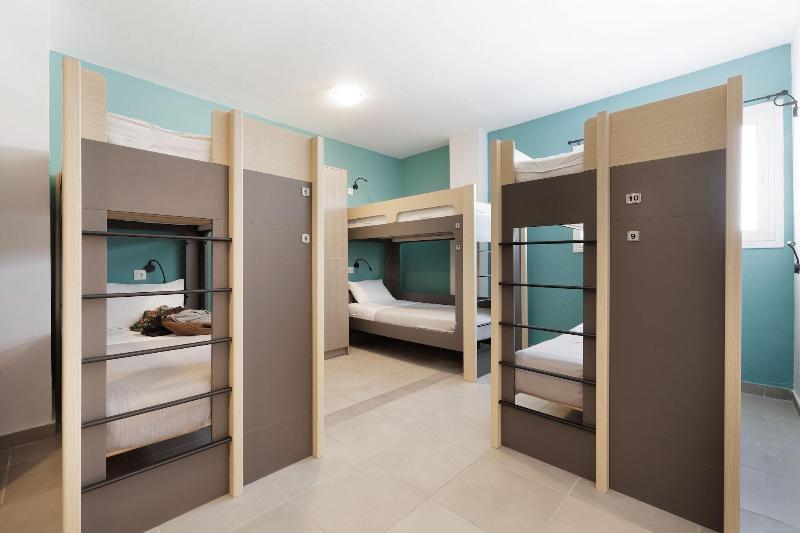 Local Hostel & Suites image