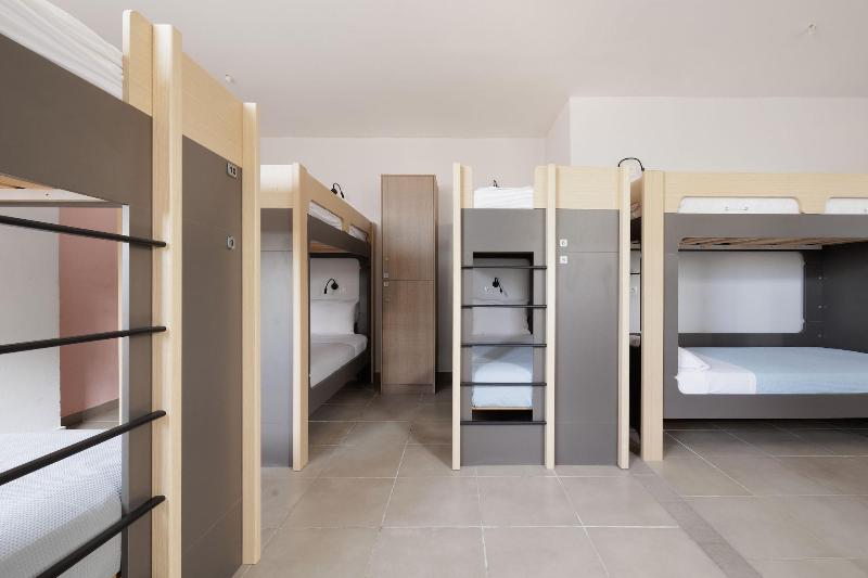Local Hostel & Suites image